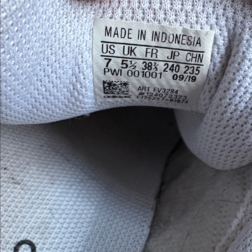 Adidas Superstars - Picture 10 of 10